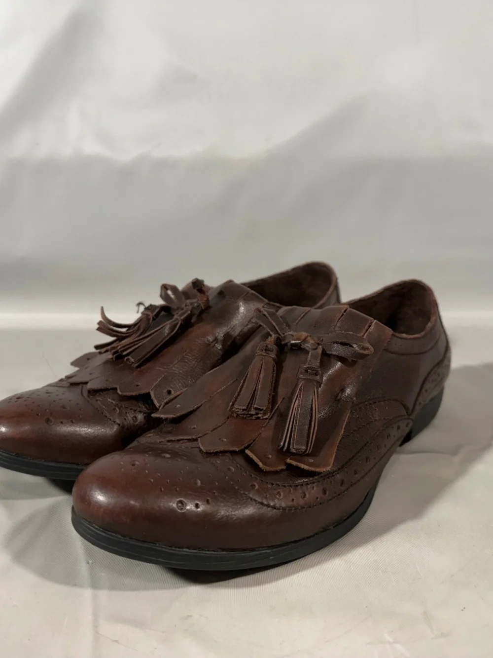 Born Women's Boylenn Loafer Size 7.5 Brown Leather Wingtip Tassel Kiltie Shoe